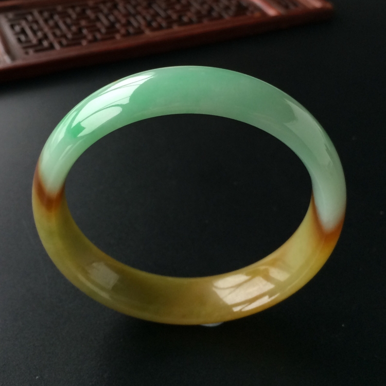(超值推荐)糯冰种黄加绿手镯(54.6mm)