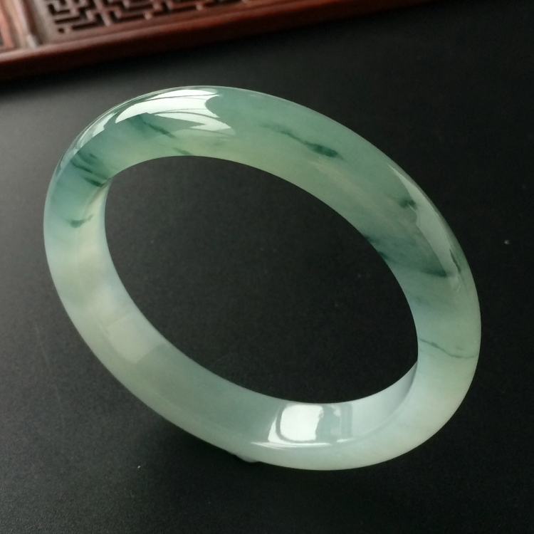 (超值推荐)冰种飘花手镯(55mm)