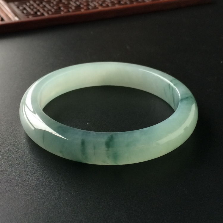 (超值推荐)冰种飘花手镯(55mm)