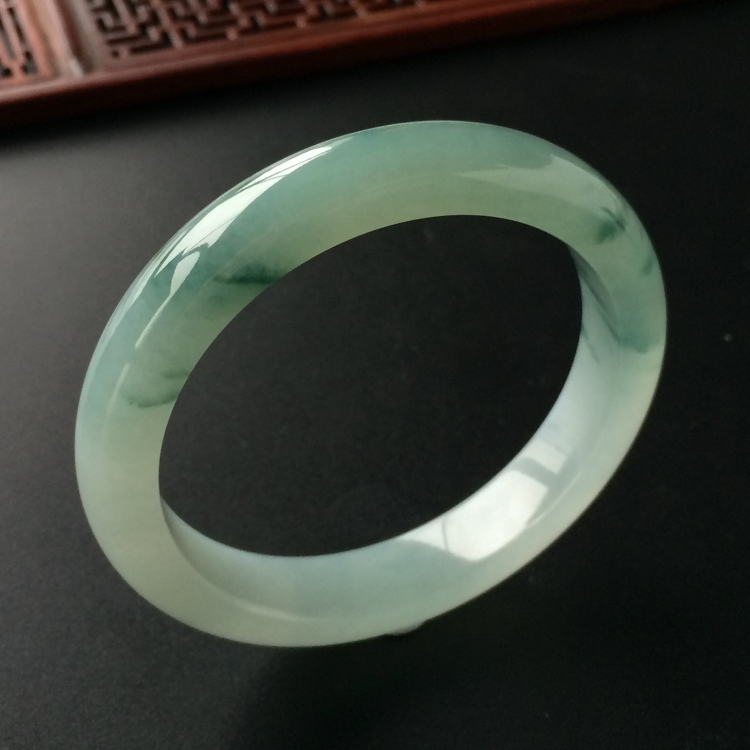 (超值推荐)冰种飘花手镯(55mm)