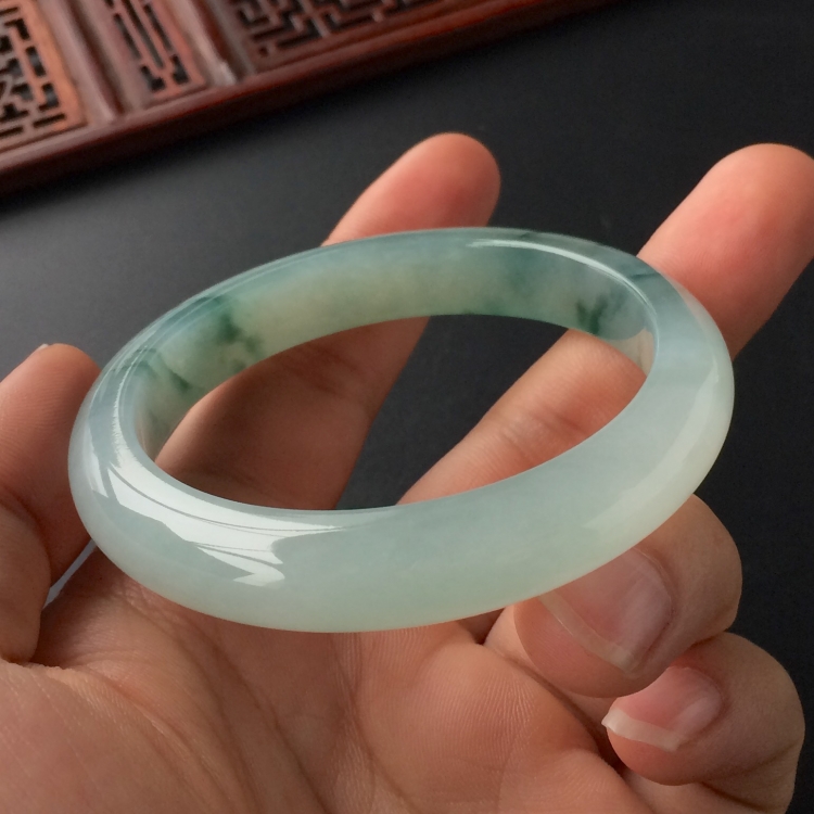 (超值推荐)冰种飘花手镯(55mm)