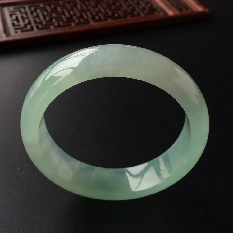 (超值推荐)冰种晴水手镯(54mm)