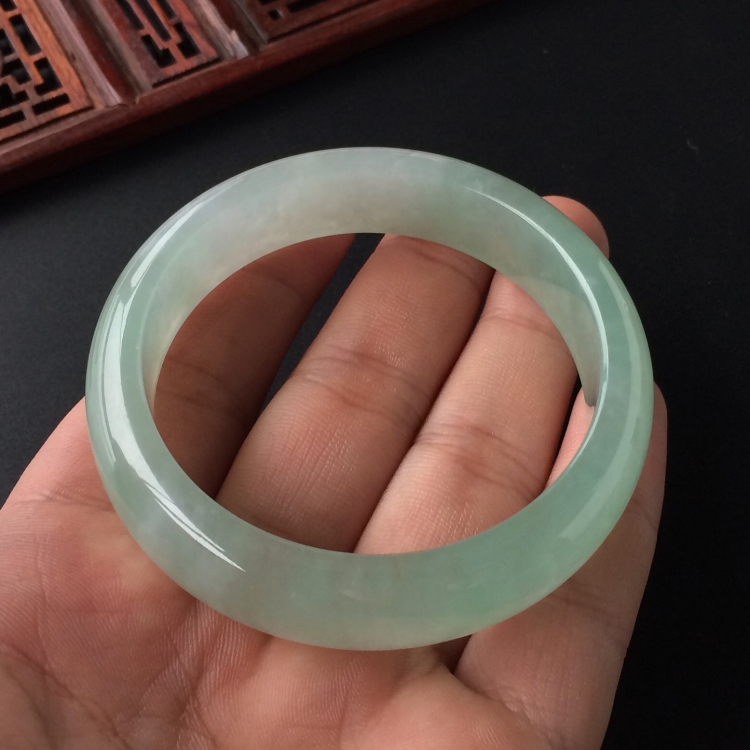 (超值推荐)冰种晴水手镯(54mm)
