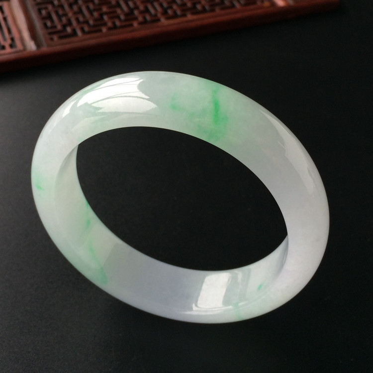 (超值推荐)糯冰种飘翠手镯(59.3mm)