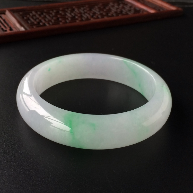 (超值推荐)糯冰种飘翠手镯(59.3mm)