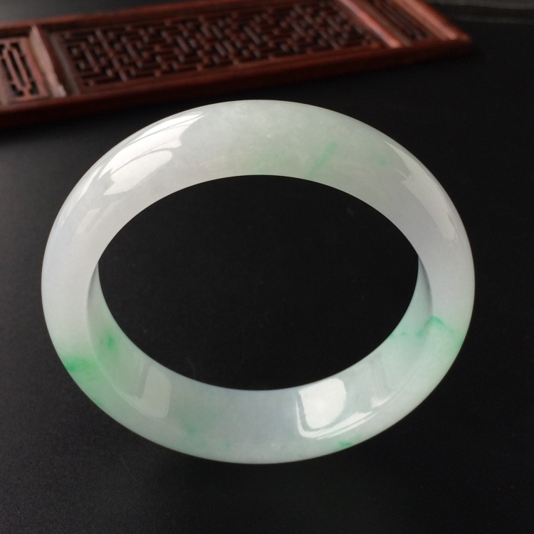 (超值推荐)糯冰种飘翠手镯(59.3mm)