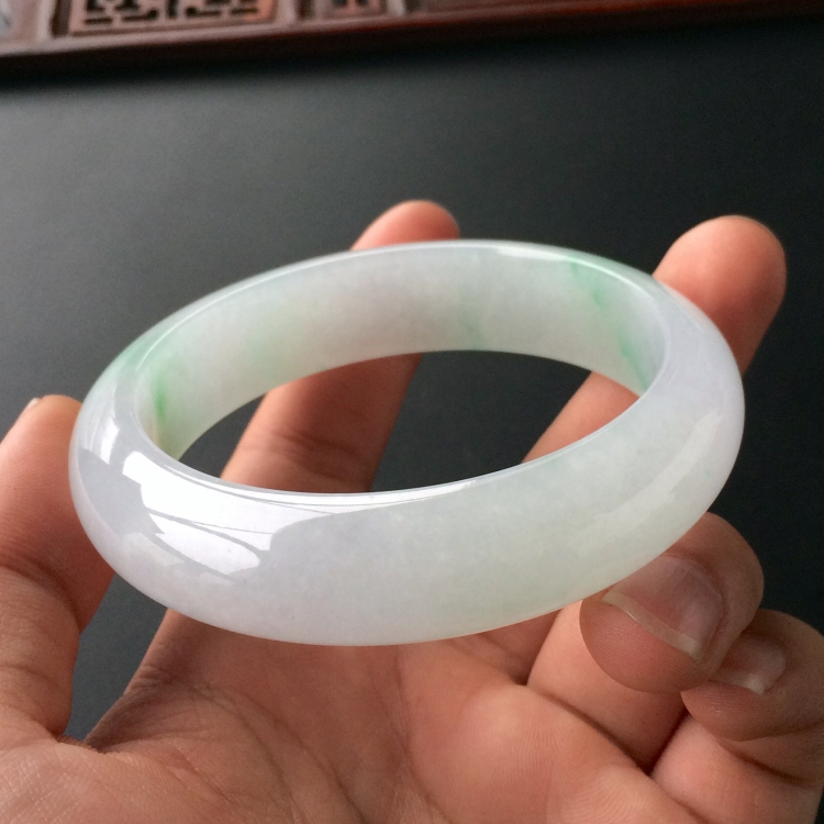 (超值推荐)糯冰种飘翠手镯(59.3mm)