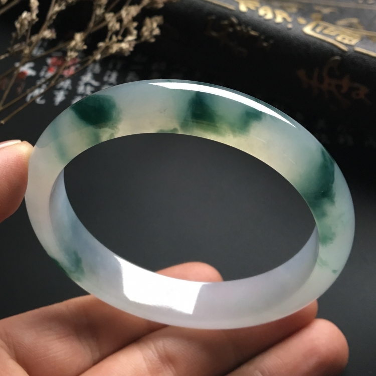 （超值推荐）冰种飘花手镯（58mm）