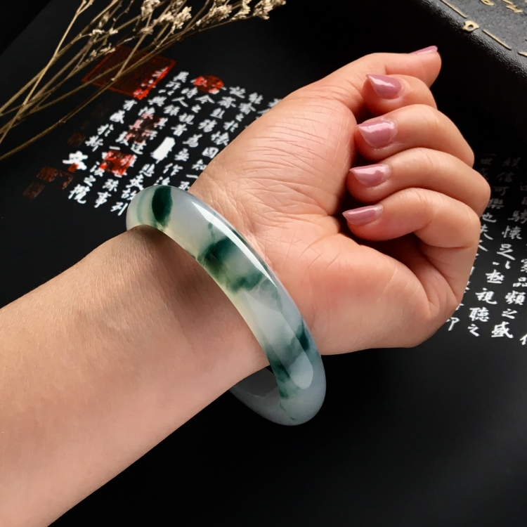 （超值推荐）冰种飘花手镯（58mm）
