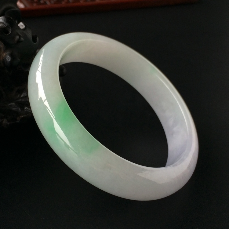 (超值推荐)糯冰种淡春带彩手镯(57.3mm)