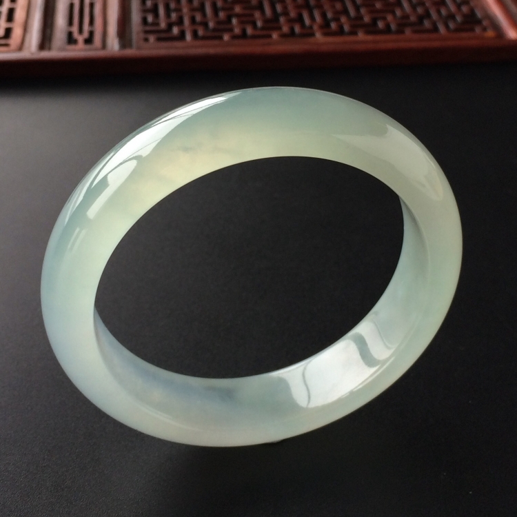 (超值推荐)冰种晴水手镯(55.8mm)