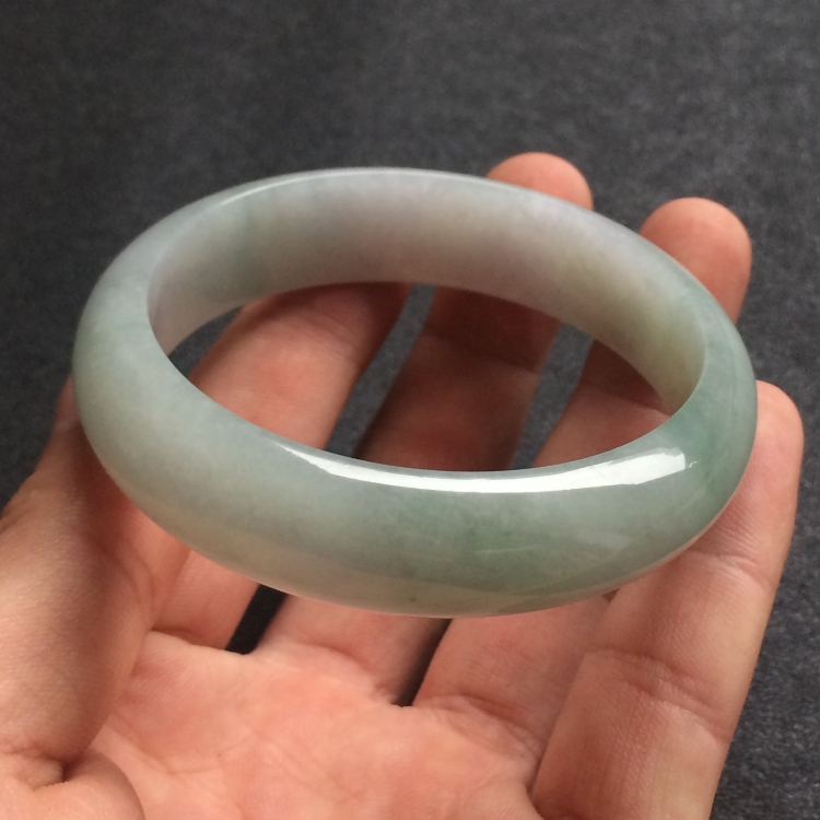 （超值推荐）糯冰种晴水略飘花手镯（56.5mm）