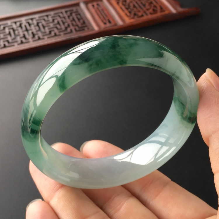 (超值推荐)冰种飘花手镯(58.8mm)