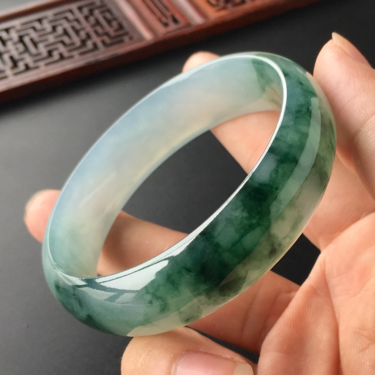 (超值推荐)冰种飘花手镯(58.8mm)