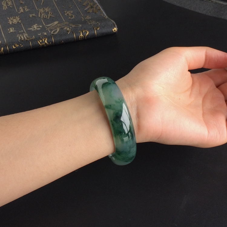 (超值推荐)冰种飘花手镯(58.8mm)