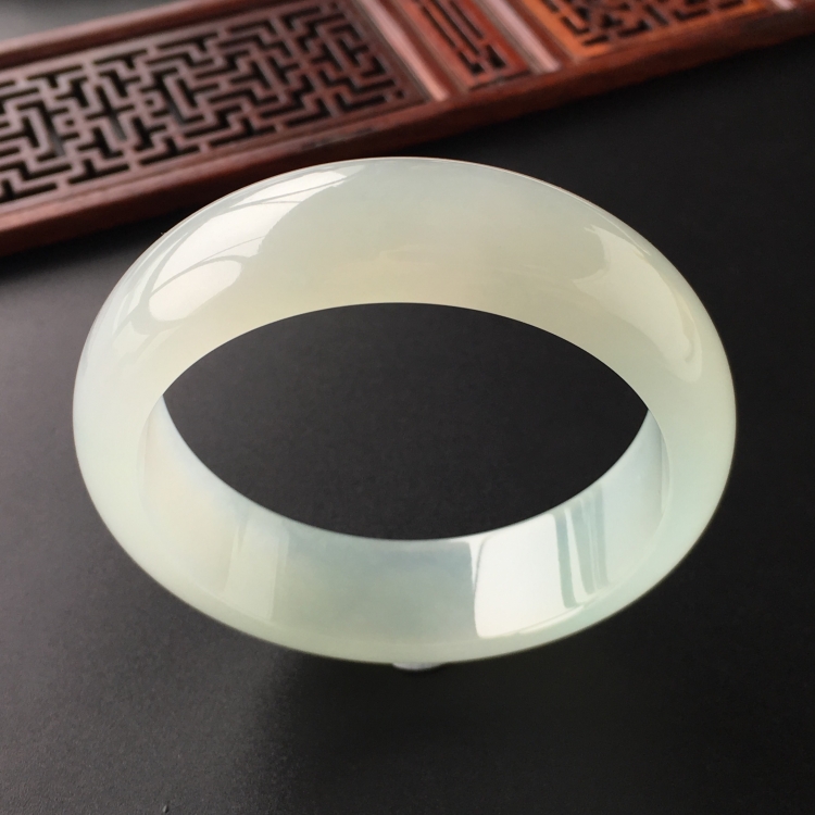 (超值推荐)糯冰种晴水手镯(58.5mm)