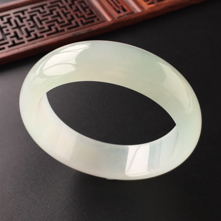 (超值推荐)糯冰种晴水手镯(58.5mm)