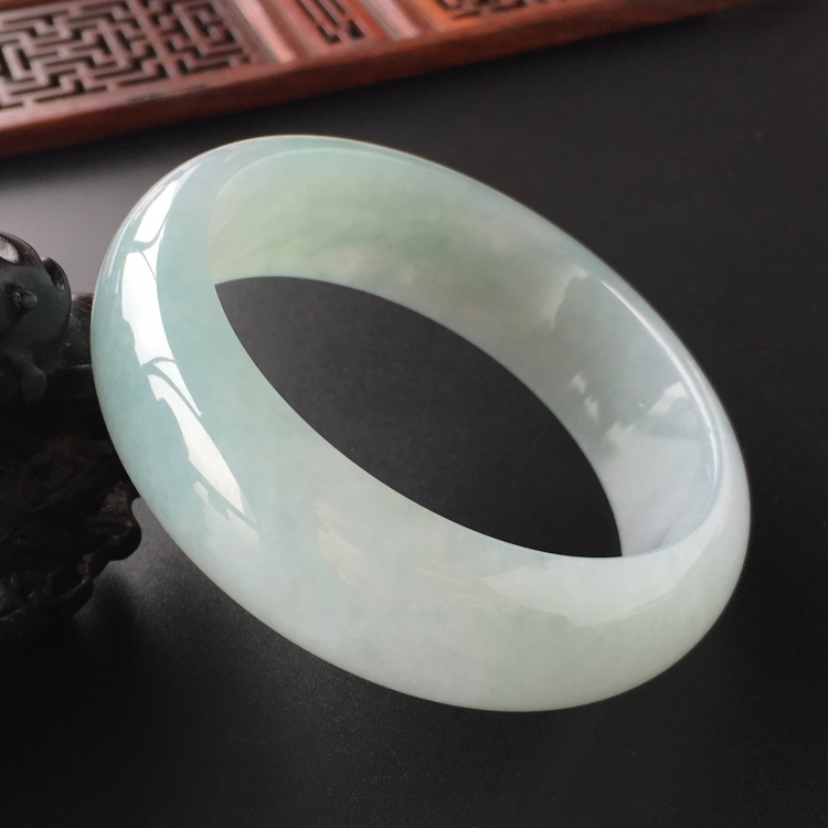(超值推荐)糯冰种晴水手镯(58.5mm)