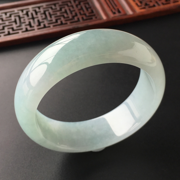 (超值推荐)糯冰种晴水手镯(58.5mm)