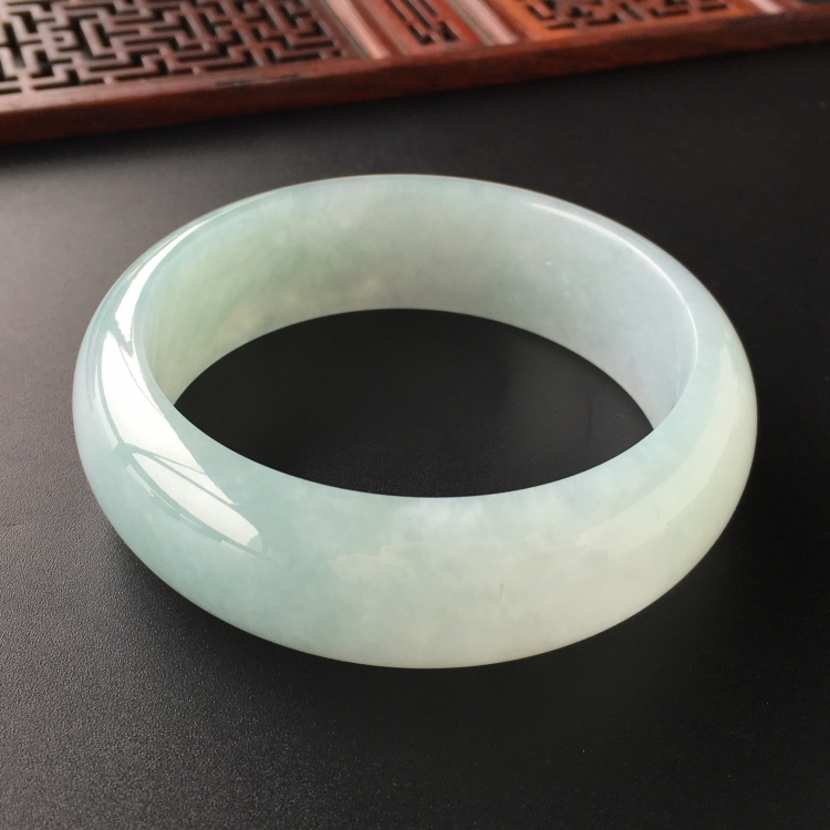 (超值推荐)糯冰种晴水手镯(58.5mm)