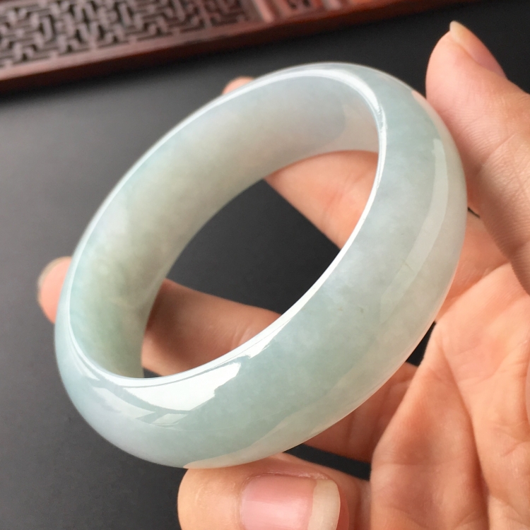 (超值推荐)糯冰种晴水手镯(58.5mm)