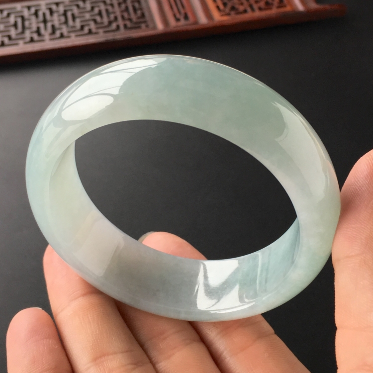 (超值推荐)糯冰种晴水手镯(58.5mm)