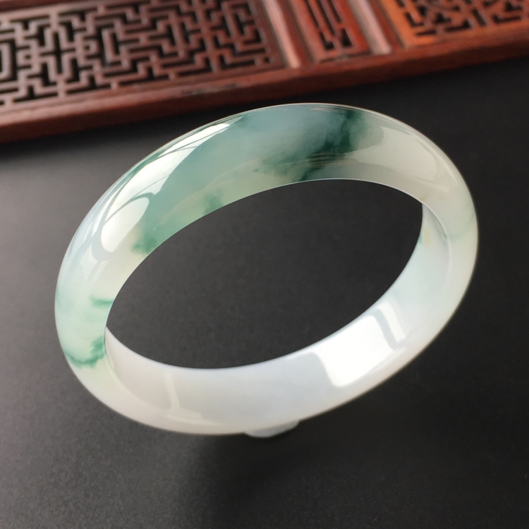 (超值推荐)糯冰种飘花手镯(55.1mm)