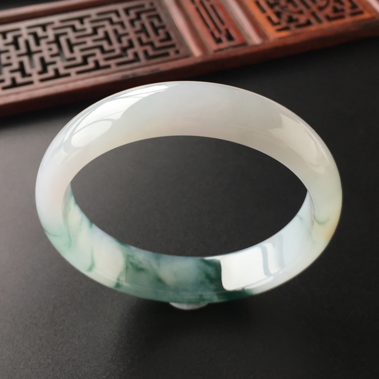 (超值推荐)糯冰种飘花手镯(55.1mm)