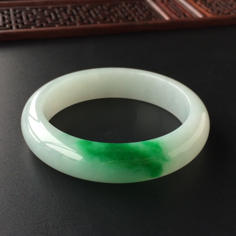 (超值推荐)糯冰种飘翠手镯(56.5mm)