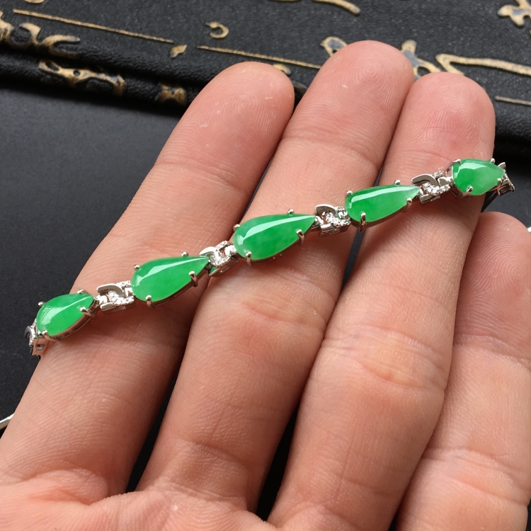 (超值推荐)糯冰种翠色镶白金钻石水滴手链