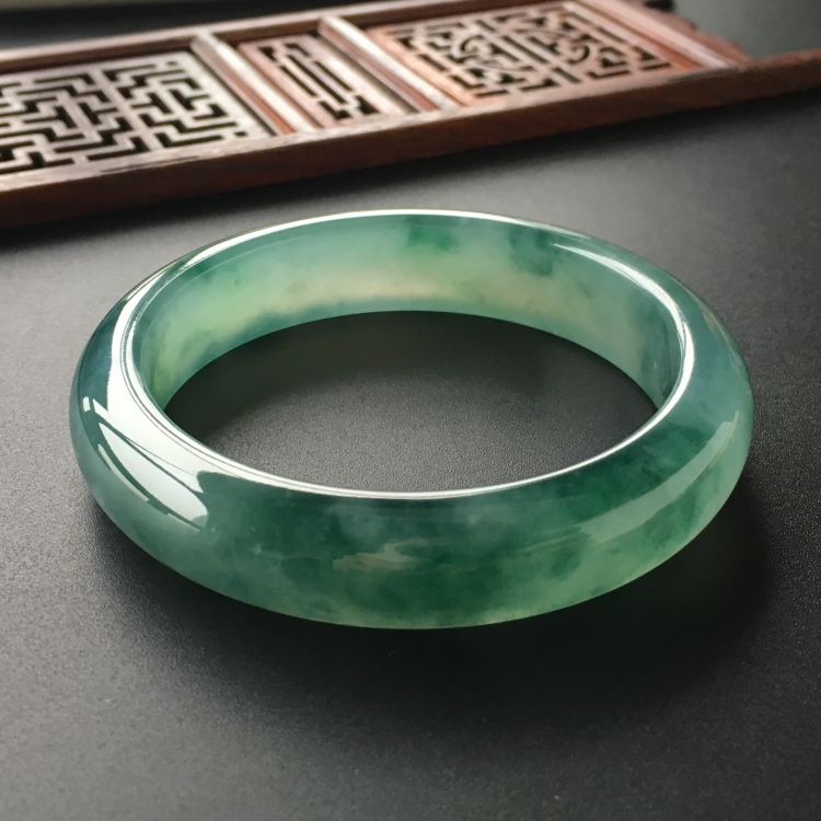 (超值推荐)冰种飘花手镯(54mm)