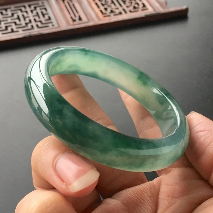 (超值推荐)冰种飘花手镯(54mm)