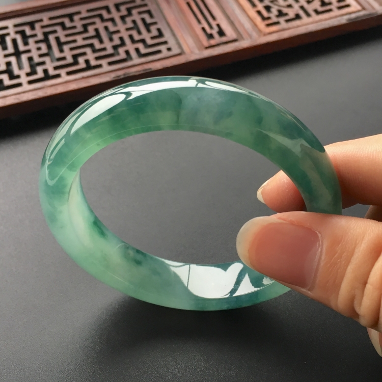 (超值推荐)冰种飘花手镯(54mm)