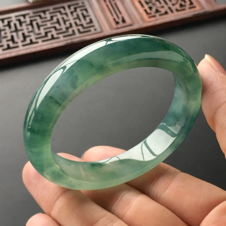 (超值推荐)冰种飘花手镯(54mm)