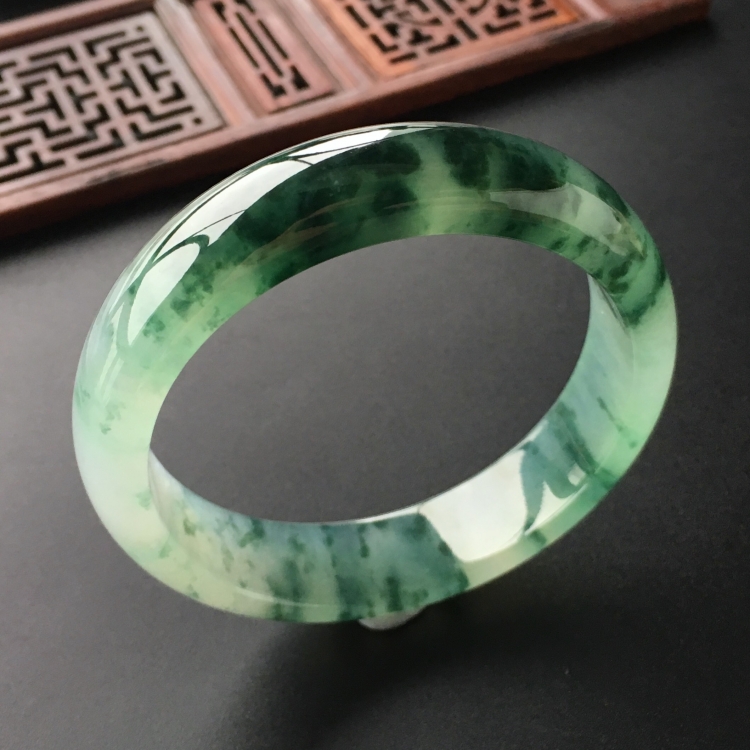(超值推荐)冰种飘花手镯(55.5mm)