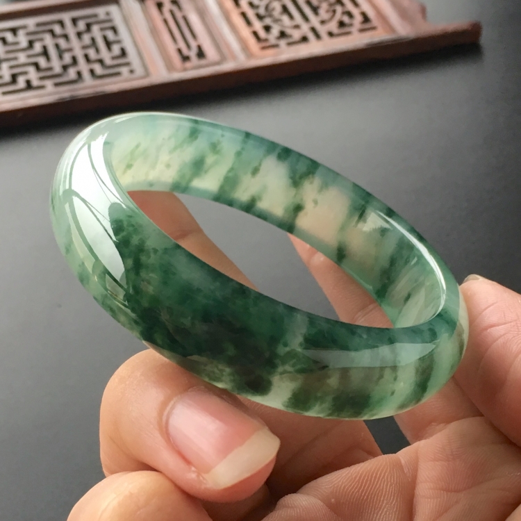 (超值推荐)冰种飘花手镯(55.5mm)
