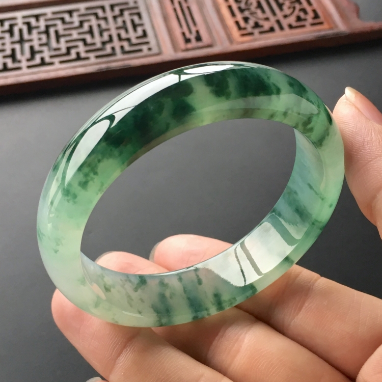 (超值推荐)冰种飘花手镯(55.5mm)