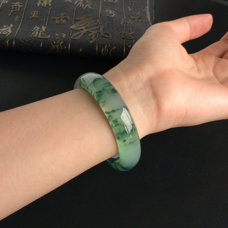 (超值推荐)冰种飘花手镯(55.5mm)