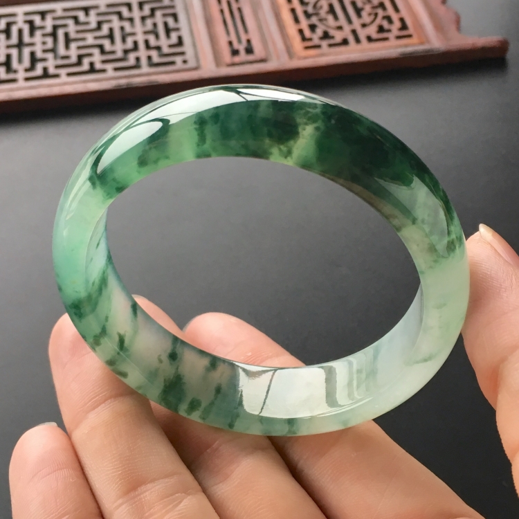 (超值推荐)冰种飘花手镯(55.5mm)