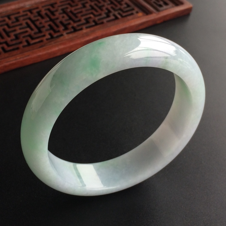 (超值推荐)糯冰种淡紫罗兰手镯(56.1mm)