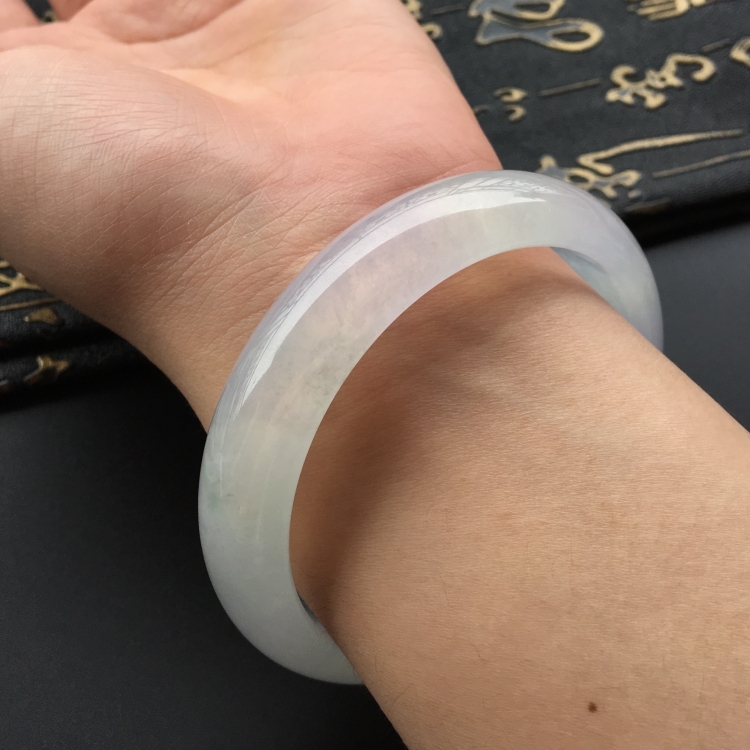 (超值推荐)冰种淡晴水手镯(58.6mm)