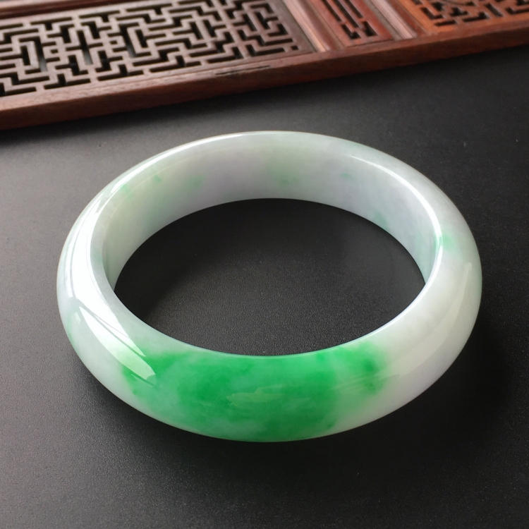 (超值推荐)糯冰种飘翠手镯(59.1mm)