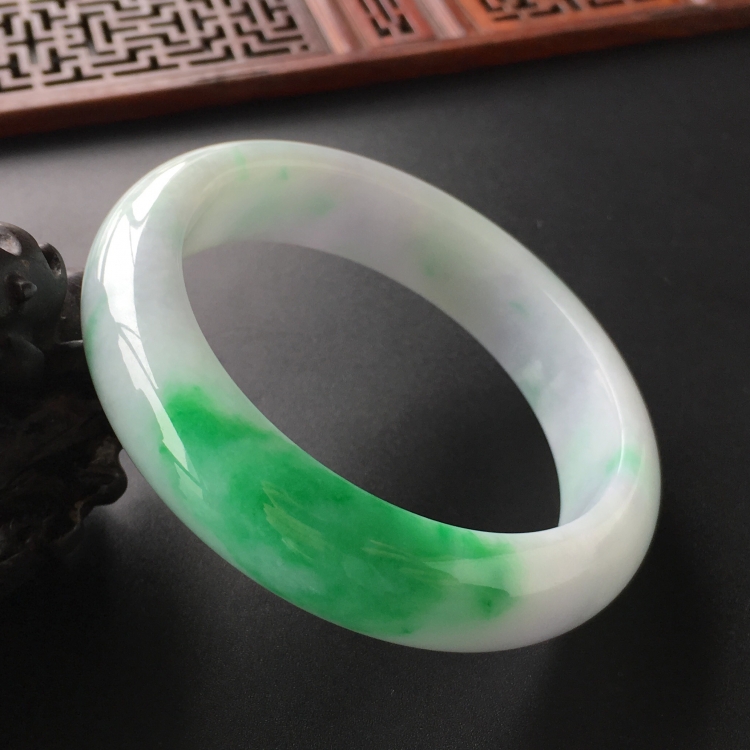 (超值推荐)糯冰种飘翠手镯(59.1mm)