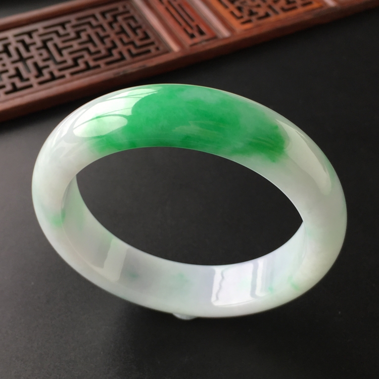 (超值推荐)糯冰种飘翠手镯(59.1mm)