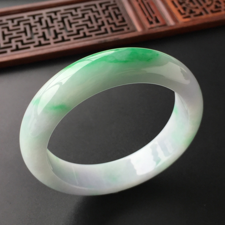 (超值推荐)糯冰种飘翠手镯(59.1mm)