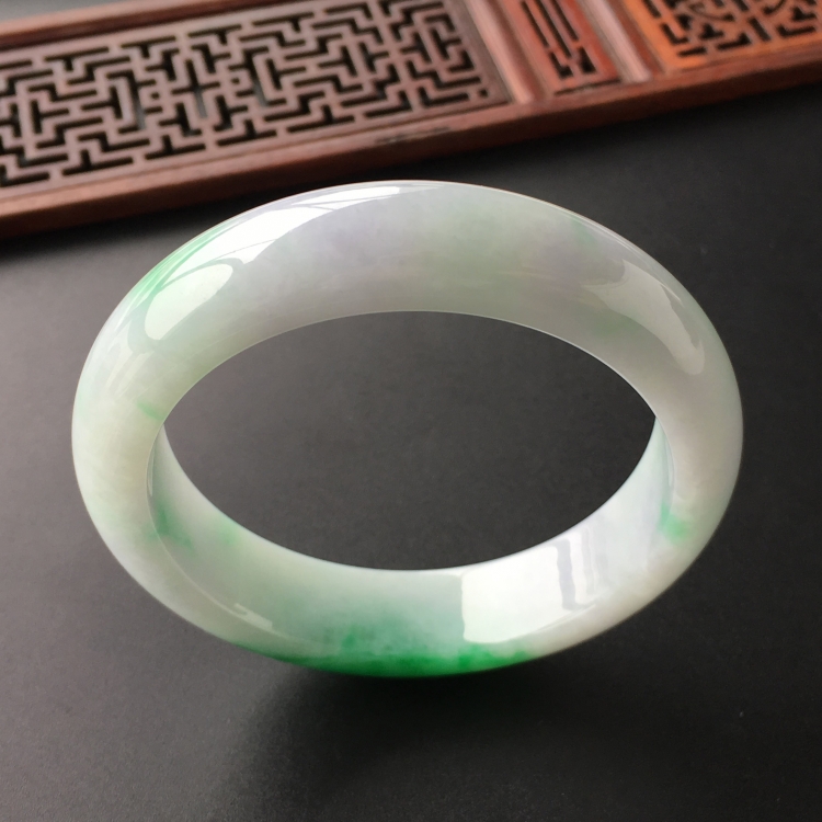 (超值推荐)糯冰种飘翠手镯(59.1mm)