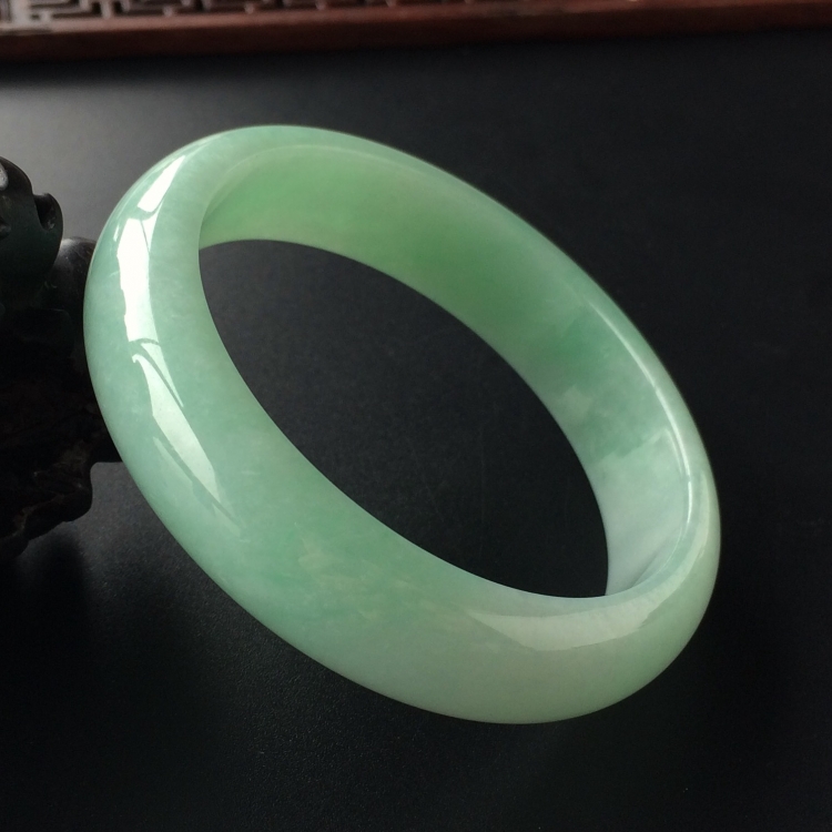 (超值推荐)糯冰种晴水手镯(58mm)