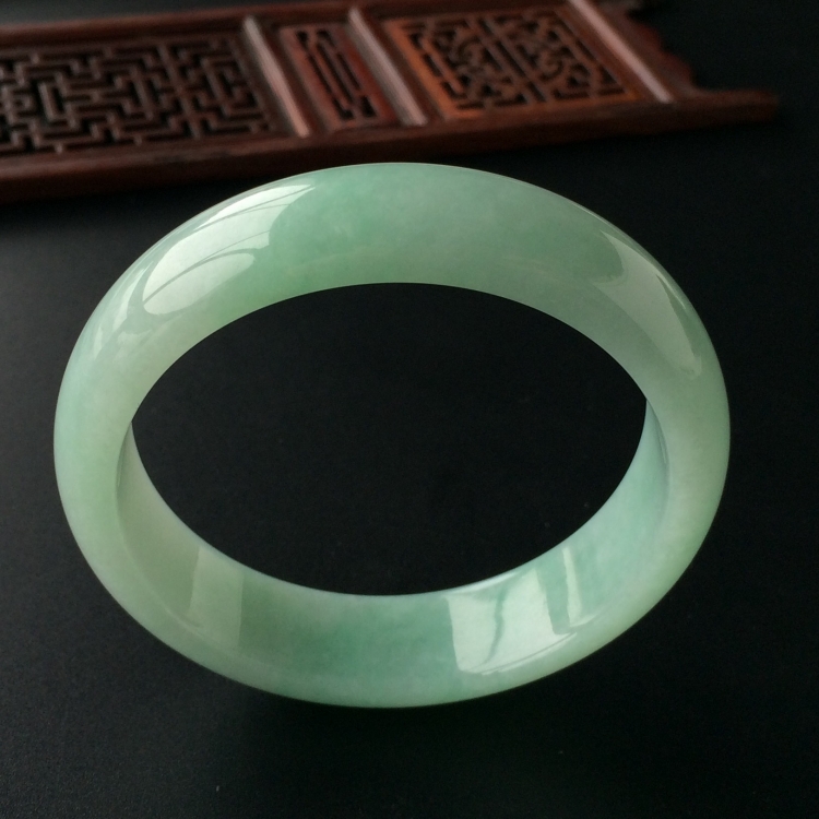 (超值推荐)糯冰种晴水手镯(58mm)