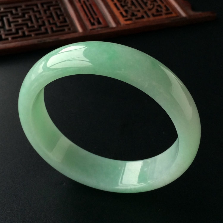 (超值推荐)糯冰种晴水手镯(58mm)