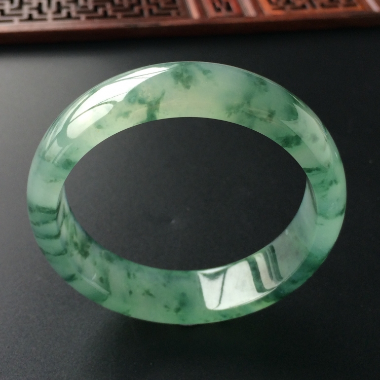 (超值推荐)冰种飘花手镯(54.6mm)